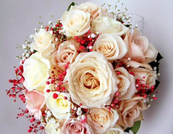 Обои картинки фото цветы, букеты,  композиции, розы, букет, кремовые