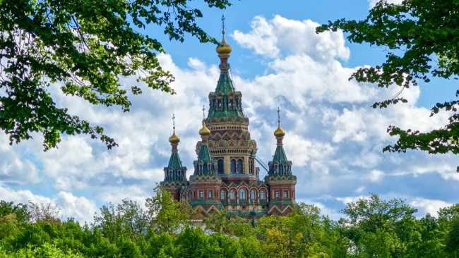 Обои картинки фото st,  petersburg,  russia, города, санкт-петербург,  петергоф , россия, собор