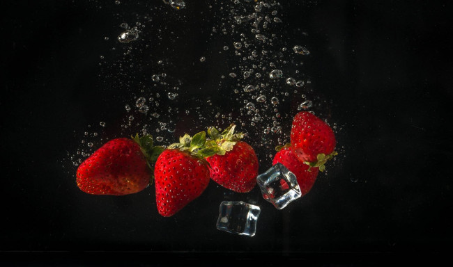 Обои картинки фото еда, клубника,  земляника, ягоды