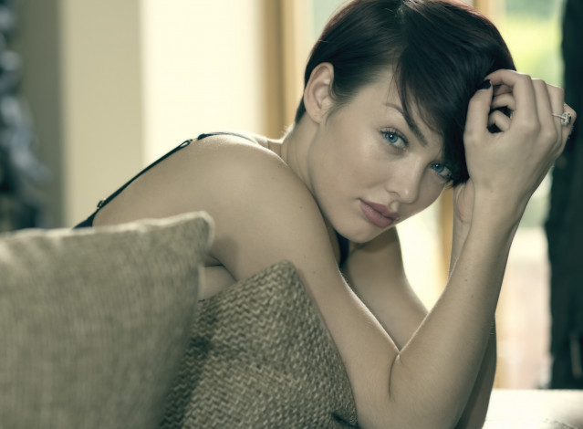 Обои картинки фото rosie robinson, девушки, брюнетки, rosie, robinson, green, eyes, модель, рози, робинсон, 26, years