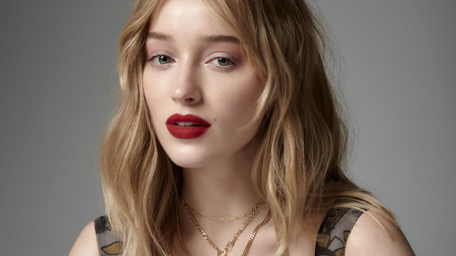 Обои картинки фото девушки, phoebe dynevor, блондинка, лицо