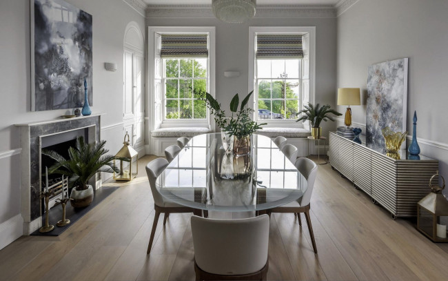 Обои картинки фото интерьер, столовая, камин, стол, стулья