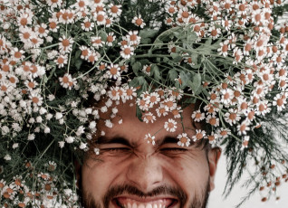 Картинка мужчины -+креатив +косплей ромашки