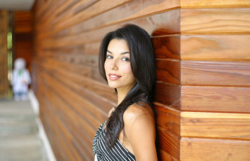 Картинка девушки eva+longoria брюнетка дом стена