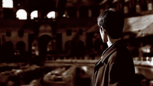 Обои картинки фото мужчины, xiao zhan, актер, пальто, колизей