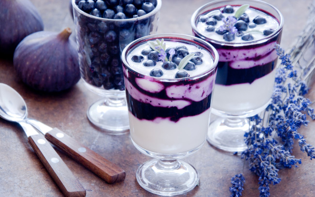 Обои картинки фото еда, мороженое,  десерты, ягоды, десерт, черника, инжир, лаванда