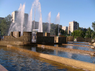 Картинка города фонтаны