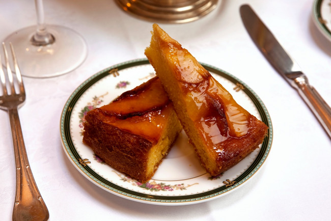 Обои картинки фото еда, пироги, тарелка, пирог