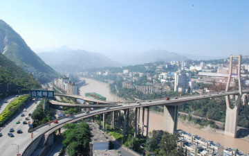 Картинка города мосты горы дома река мост