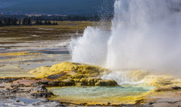 Картинка yellowstone national park природа стихия гейзер озеро лес холмы