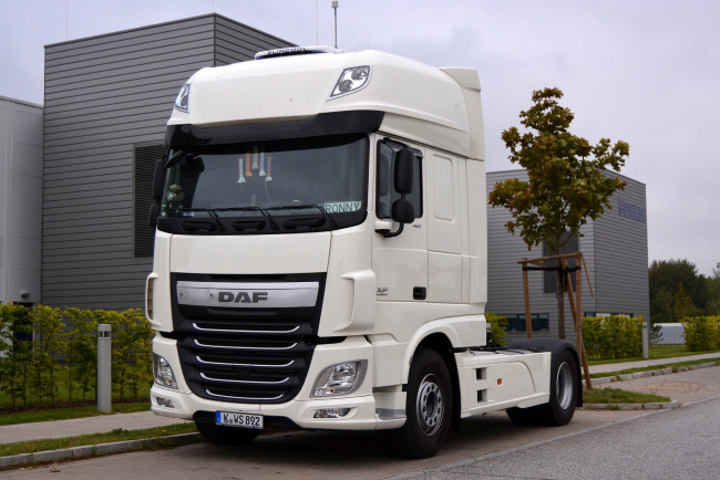 Обои картинки фото автомобили, daf, тягач, седельный, грузовик, тяжелый