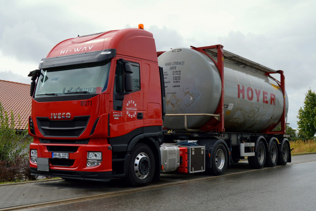 Обои картинки фото автомобили, iveco, тягач, седельный, грузовик, тяжелый