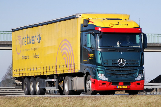 Обои картинки фото автомобили, mercedes trucks, грузовик, тяжелый, тягач, седельный