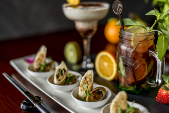 Картинка еда рыба +морепродукты +суши +роллы суши напиток палочки