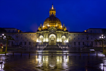 Картинка испания города -+огни+ночного+города площадь фонарь собор храм