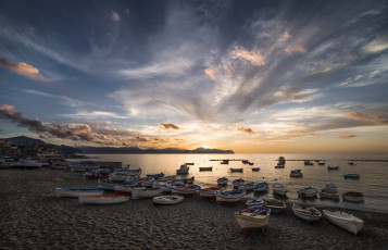 Картинка корабли лодки +шлюпки облака море песок