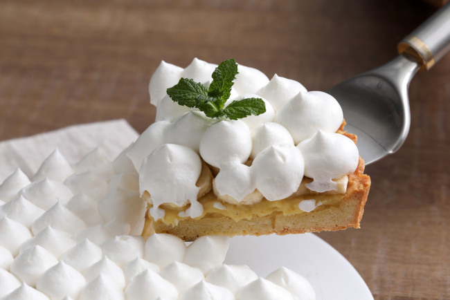 Обои картинки фото еда, торты, выпечка, безе, торт