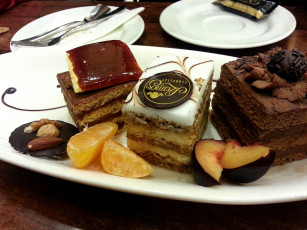 Картинка еда пирожные +кексы +печенье ассорти лакомство