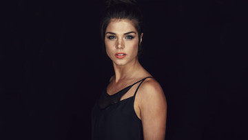 Картинка marie+avgeropoulos девушки marie avgeropoulos брюнетка топ майка