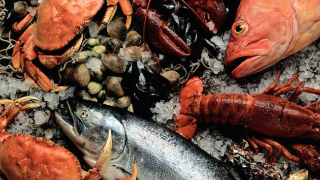 Обои картинки фото еда, рыба,  морепродукты,  суши,  роллы, лобстер, крабы, креветки, свежая