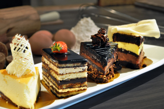 Обои картинки фото еда, пирожные,  кексы,  печенье, ассорти, лакомство