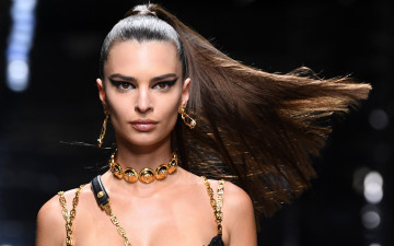 Картинка девушки emily+ratajkowski украшения