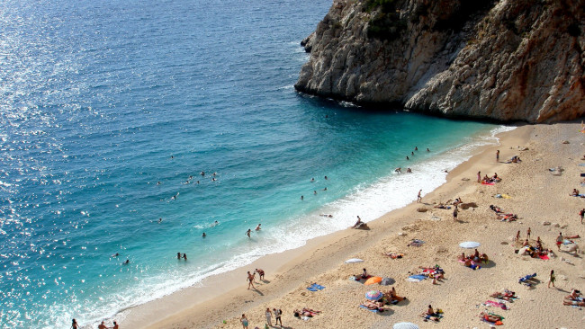 Обои картинки фото разное, люди, скалы, море, пляж, берег