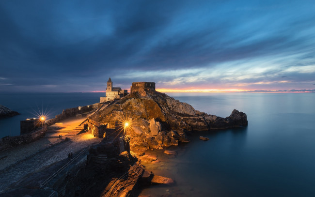 Обои картинки фото la chiesa di san pietro, italy, города, - католические соборы,  костелы,  аббатства, la, chiesa, di, san, pietro