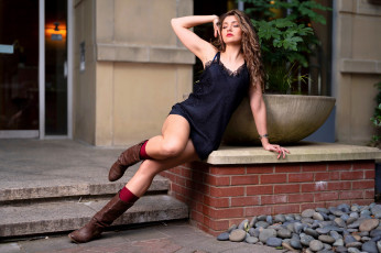 Картинка девушки -+брюнетки +шатенки шатенка поза закрытые глаза