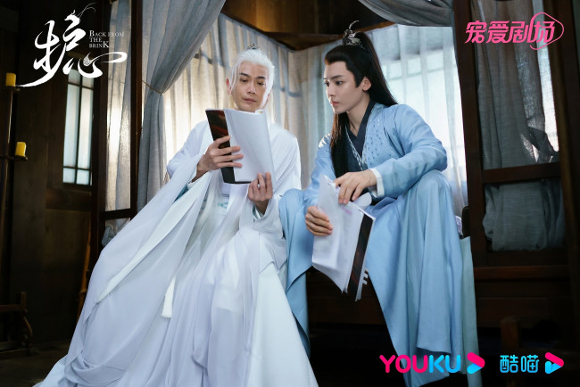 Обои картинки фото разное, знаменитости, актеры, костюмы, сценарий