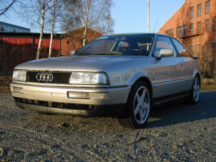 Картинка автомобили выставки уличные фото