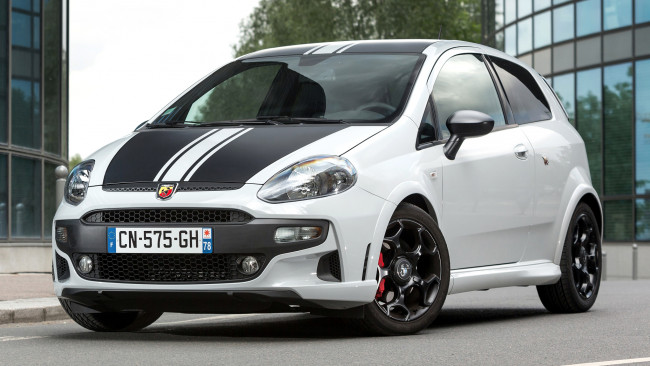 Обои картинки фото fiat, gande, punto, abarth, автомобили, group, легковые, коммерческие, строительные, сельскохозяйственные, италия