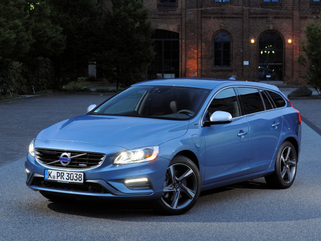 Обои картинки фото автомобили, volvo, v60, d6, plug-in, hybrid, r-design, 2014г, синий