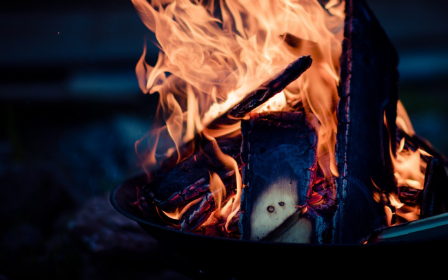 Обои картинки фото природа, огонь, пламя, поленья, костер