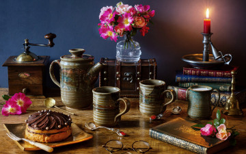 Картинка еда натюрморт букет свеча кофемолка торт