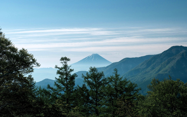 Обои картинки фото природа, горы, деревья, облака