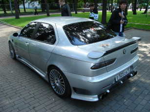 Картинка альфа автомобили выставки уличные фото