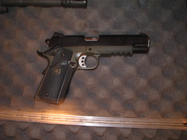 Обои картинки фото оружие, пистолеты