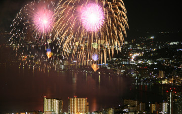 Картинка города огни ночного ночь дома салют