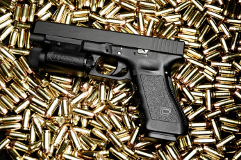 Картинка оружие пистолеты пистолет пули фонарик