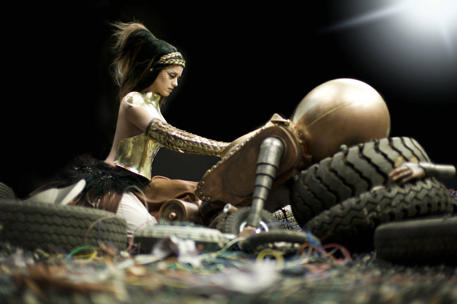 Обои картинки фото katy, perry, музыка, робот, покрышки