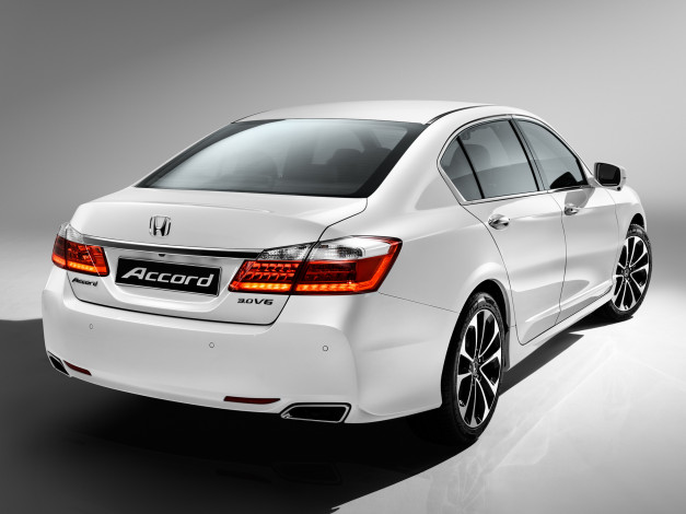 Обои картинки фото автомобили, honda, светлый, 2014г, cis-spec, v6, accord