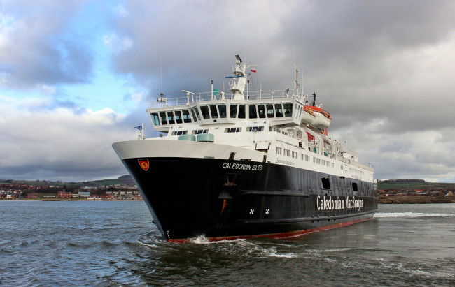 Обои картинки фото leaving ardrossan, корабли, грузовые суда, каботаж