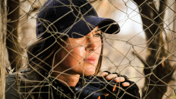 Картинка rogue+ +2020 кино+фильмы -unknown+ другое львица великобритания юар боевик меган фокс кадры из фильма