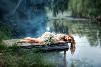 Картинка девушки -+блондинки +светловолосые пруд блондинка ромашки