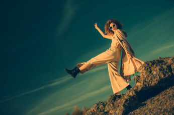 Картинка девушки -+рыжеволосые+и+разноцветные модель поза