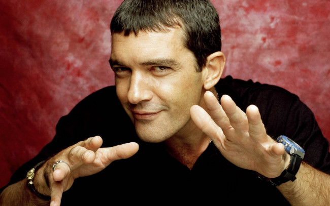 Обои картинки фото мужчины, antonio banderas, актер, лицо, жесты