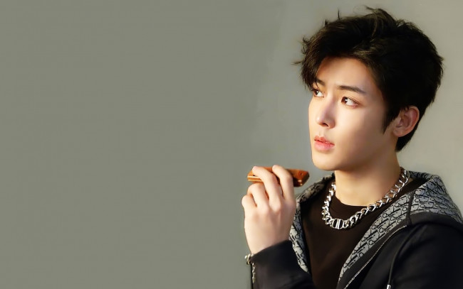 Обои картинки фото мужчины, hou ming hao, актер, куртка, цепь