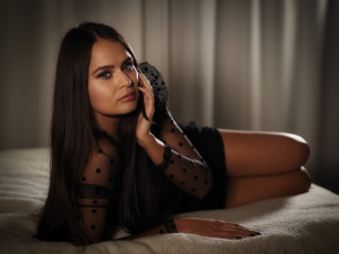 Картинка сексуальная+девушка девушки -+брюнетки +шатенки девушка женщина брюнетка темноволосая сексуальная модель звезда позирует разная обувь верхняя стильная одежда нижнее эротическое бельё трусы лифчик колготки чулки аксессуары макияж и множество элементов на фотографии