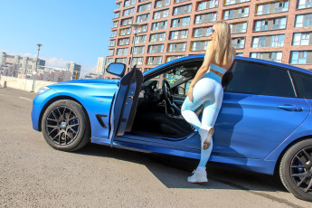 обоя девушка и авто, автомобили, -авто с девушками, девушка, женщина, блондинка, светловолосая, сексуальная, модель, звезда, позирует, разная, обувь, верхняя, стильная, одежда, нижнее, эротическое, бельё, трусы, лифчик, колготки, чулки, аксессуары, макияж, и, множество, элементов, на, фотографии